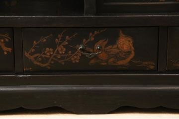 大正時代アンティーク　立派な蒔絵入り　味のある佇まいが魅力的な飾り棚(茶棚、茶箪笥、戸棚)(R-054392)