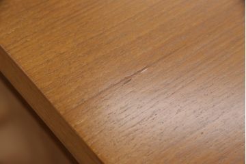 和製ビンテージ　チーク材　直線的なデザインが格好良いニーホールデスク(両袖机、在宅ワーク、在宅用ワークデスク、オフィスデスク、ヴィンテージ)(R-054410)