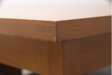 和製ビンテージ　チーク材　直線的なデザインが格好良いニーホールデスク(両袖机、在宅ワーク、在宅用ワークデスク、オフィスデスク、ヴィンテージ)(R-054410)