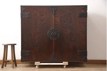 中古　美品　伝統民芸家具　岩谷堂箪笥　天板・脚付きリメイク　力強い木目が目を引く衣装盆付きサイドボード(引き出し、着物箪笥、衣装タンス、収納箪笥)(R-054415)