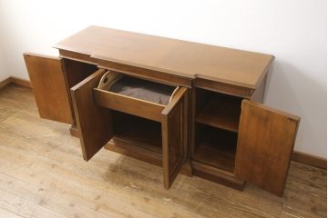 中古　美品　DREXEL HERITAGE(ドレクセルヘリテイジ)　品のある佇まいが美しいサイドボード(収納棚、戸棚、キャビネット)(R-054418)