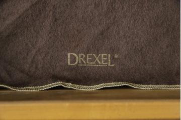 中古　美品　DREXEL HERITAGE(ドレクセルヘリテイジ)　品のある佇まいが美しいサイドボード(収納棚、戸棚、キャビネット)(R-054418)