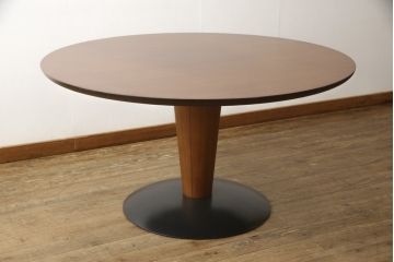 中古　美品　arflex(アルフレックス)　ステーションチェントロ(STATION CENTRO)　シンプルで洗練された佇まいのダイニングテーブル(定価約45万円)(ラウンドテーブル、丸テーブル)(R-054420)
