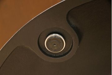 中古　美品　arflex(アルフレックス)　ステーションチェントロ(STATION CENTRO)　シンプルで洗練された佇まいのダイニングテーブル(定価約45万円)(ラウンドテーブル、丸テーブル)(R-054420)