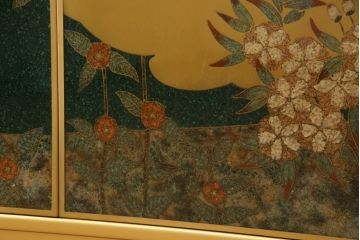 中古　最高級品　宝石象嵌工芸品　光泉　光雲　蒔絵　圧巻!色とりどりの輝きを放つ宝石が空間を華やかに彩る整理タンス(着物箪笥、引き出し、チェスト、収納箪笥)(R-054423)