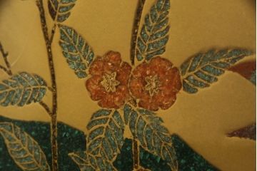 中古　最高級品　宝石象嵌工芸品　光泉　光雲　蒔絵　圧巻!色とりどりの輝きを放つ宝石が空間を華やかに彩る整理タンス(着物箪笥、引き出し、チェスト、収納箪笥)(R-054423)