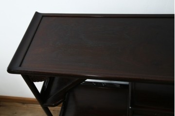 和製アンティーク　上手物!　漆塗り　指物　紫檀(シタン)材　細やかな透かし彫りが目を引く飾り棚　(R-054424)