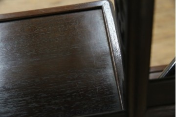 和製アンティーク　上手物!　漆塗り　指物　紫檀(シタン)材　細やかな透かし彫りが目を引く飾り棚　(R-054424)