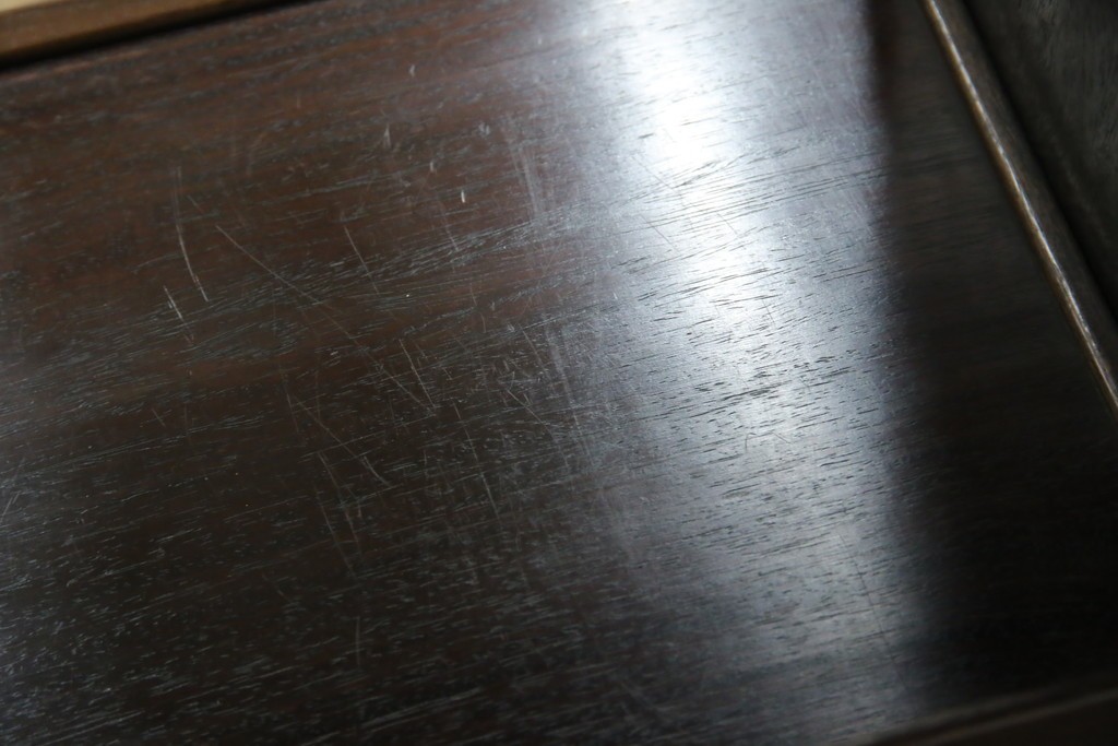 和製アンティーク　上手物!　漆塗り　指物　紫檀(シタン)材　細やかな透かし彫りが目を引く飾り棚　(R-054424)