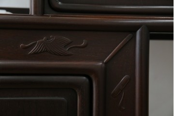 和製アンティーク　上手物!　漆塗り　指物　紫檀(シタン)材　細やかな透かし彫りが目を引く飾り棚　(R-054424)