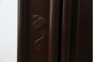和製アンティーク　上手物!　漆塗り　指物　紫檀(シタン)材　細やかな透かし彫りが目を引く飾り棚　(R-054424)