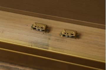 中古　最高級品　宝石象嵌工芸品　光泉　光雲　蒔絵　圧巻!色とりどりの輝きを放つ宝石が空間を華やかに彩る整理タンス(着物箪笥、引き出し、チェスト、収納箪笥)(R-054428)