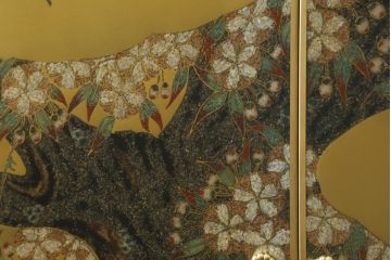 中古　最高級品　宝石象嵌工芸品　光泉　光雲　蒔絵　圧巻!色とりどりの輝きを放つ宝石が空間を華やかに彩る整理タンス(着物箪笥、引き出し、チェスト、収納箪笥)(R-054428)