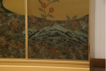 中古　最高級品　宝石象嵌工芸品　光泉　光雲　蒔絵　圧巻!色とりどりの輝きを放つ宝石が空間を華やかに彩る整理タンス(着物箪笥、引き出し、チェスト、収納箪笥)(R-054429)