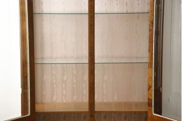 中古　大塚家具取り扱い　イタリア　クラシカルな雰囲気を醸し出すキャビネット(定価約60万円)(戸棚、収納棚、飾り棚)(R-054430)