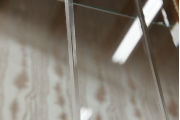 中古　大塚家具取り扱い　イタリア　クラシカルな雰囲気を醸し出すキャビネット(定価約60万円)(戸棚、収納棚、飾り棚)(R-054430)