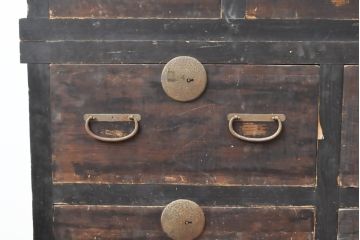 和製アンティーク　杉材　味わい深い佇まいが魅力的な時代箪笥のローチェスト(水屋箪笥、引き出し、収納箪笥)(R-054433)