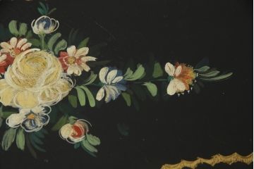 中古　希少　イタリア高級輸入家具　繊細な色使いで描かれた花の絵が美しいランジェリーチェスト(縦型チェスト、引き出し)(R-054439)