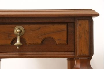 中古　美品　DREXEL HERITAGE(ドレクセルヘリテイジ)　細部までこだわりの詰まったデザインが素敵なサイドテーブル(ローテーブル、ナイトテーブル)(R-054440)