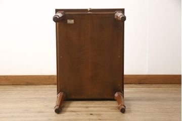 中古　美品　DREXEL HERITAGE(ドレクセルヘリテイジ)　細部までこだわりの詰まったデザインが素敵なサイドテーブル(ローテーブル、ナイトテーブル)(R-054440)