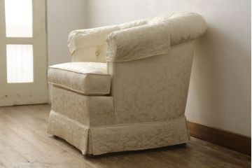 中古　超美品　DREXEL HERITAGE(ドレクセルヘリテイジ)　アップホルスタリ—　気品ある佇まいが美しい1人掛けソファ(定価約62万円)(一人掛けソファ、アームチェア)(R-054444)