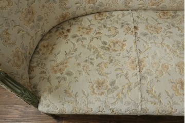 中古　高級輸入家具　ヨーロッパ　優しい色合いで上品な雰囲気を醸し出すシェーズロング(カウチソファ、長椅子)(R-054453)