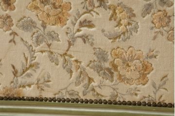 中古　高級輸入家具　ヨーロッパ　優しい色合いで上品な雰囲気を醸し出すシェーズロング(カウチソファ、長椅子)(R-054453)
