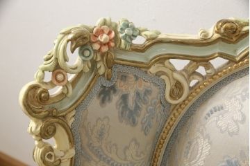 中古　美品　イタリア高級家具　ロココ調　Mario Colciago&Figli(マリオ・コルチャゴ)　Fratelli Origgi(フラテッリ・オリッジ)　エレガントな佇まいの1人掛けソファ(アームチェア、ラウンジチェア、椅子、1P)(定価約60万円)(R-054459)