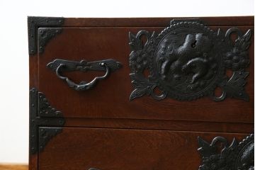 和製アンティーク　最高級　唐獅子金具　前面玉杢　最上手の金具とケヤキ玉杢が高級感たっぷりの二段重ね相馬箪笥・上段(仙台箪笥、和たんす、収納箪笥、引き出し)(R-054466)