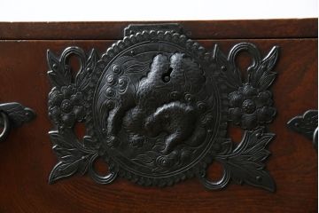 和製アンティーク　最高級　唐獅子金具　前面玉杢　最上手の金具とケヤキ玉杢が高級感たっぷりの二段重ね相馬箪笥・上段(仙台箪笥、和たんす、収納箪笥、引き出し)(R-054466)