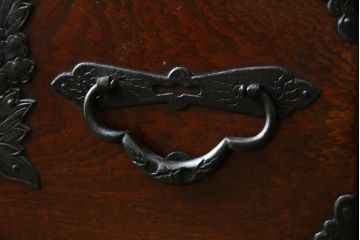 和製アンティーク　最高級　唐獅子金具　前面玉杢　最上手の金具とケヤキ玉杢が高級感たっぷりの二段重ね相馬箪笥・上段(仙台箪笥、和たんす、収納箪笥、引き出し)(R-054466)