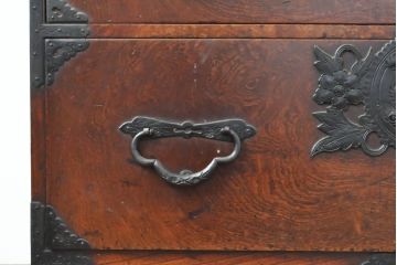 和製アンティーク　最高級　唐獅子金具　前面玉杢　最上手の金具とケヤキ玉杢が高級感たっぷりの二段重ね相馬箪笥・下段(仙台箪笥、和たんす、収納箪笥、引き出し)(R-054467)