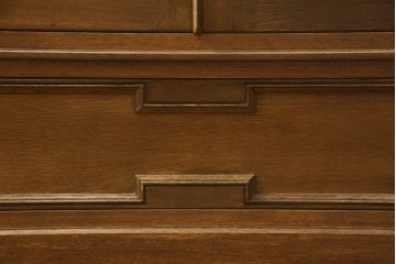和製ビンテージ　神戸洋家具　前面に施された彫刻が美しいワードローブ(収納棚、ヴィンテージ)(R-054468)