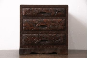 中古　美品　伝統工芸　日光彫り　大胆にあしらわれた花の図柄が魅力的な小引き出し(小物収納・卓上収納)(R-054470)