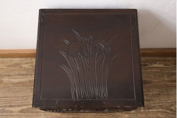 中古　美品　伝統工芸　日光彫り　華やかな花の意匠が魅力的な小引き出し(小物収納、卓上収納)(R-054471)