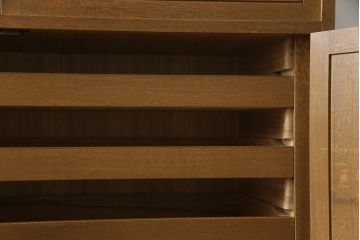 和製ビンテージ　神戸洋家具　繊細な彫刻が美しい衣装タンス(洋服箪笥、衣装盆、着物箪笥、ヴィンテージ)(R-054475)