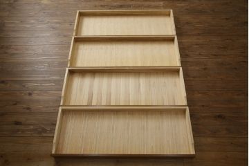 和製ビンテージ　神戸洋家具　繊細な彫刻が美しい衣装タンス(洋服箪笥、衣装盆、着物箪笥、ヴィンテージ)(R-054475)