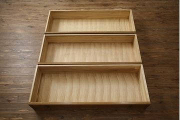 和製ビンテージ　神戸洋家具　繊細な彫刻が美しい衣装タンス(洋服箪笥、衣装盆、着物箪笥、ヴィンテージ)(R-054475)