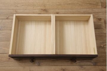 中古　希少サイズ　北海道民芸家具　丁度いいサイズ感が魅力的な縦型チェスト(引き出し、収納タンス、和たんす)(R-054476)