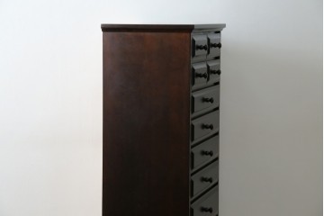 中古　国産　民芸家具　勇峰工芸　シックな佇まいが大人の空間を演出する、人気のハイチェスト　(R-054477)