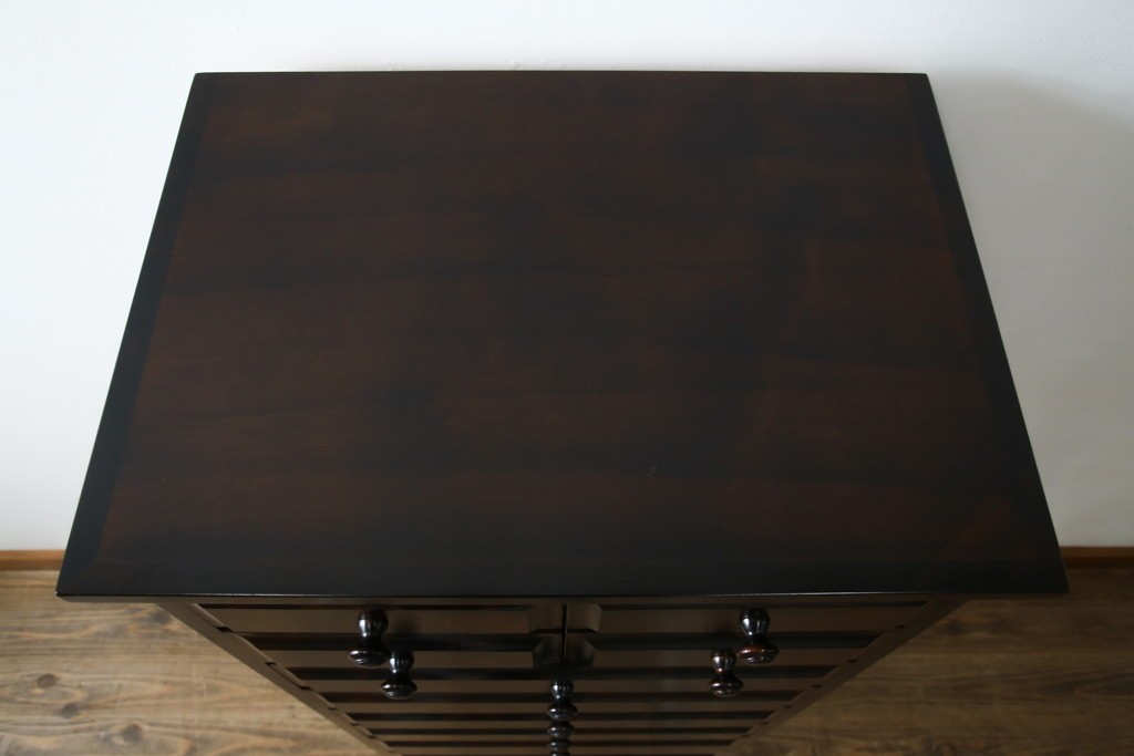 中古　国産　民芸家具　勇峰工芸　シックな佇まいが大人の空間を演出する、人気のハイチェスト　(R-054477)