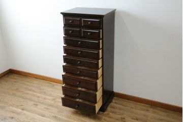 中古　国産　民芸家具　勇峰工芸　シックな佇まいが大人の空間を演出する、人気のハイチェスト　(R-054477)