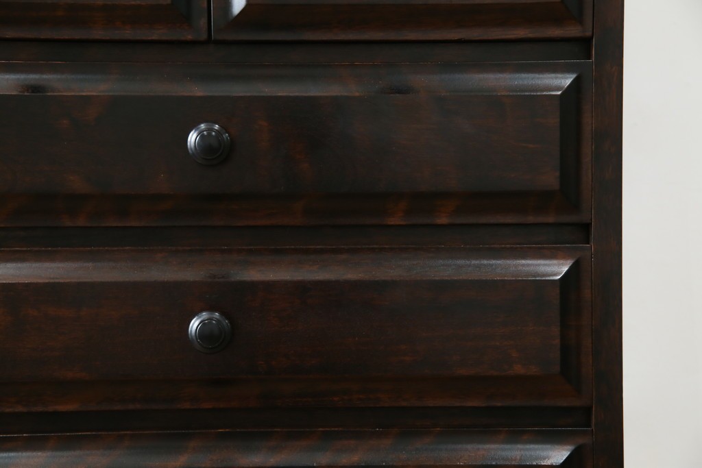 中古　国産　民芸家具　勇峰工芸　シックな佇まいが大人の空間を演出する、人気のハイチェスト　(R-054477)