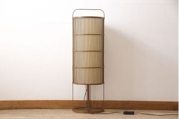中古　みやび行燈(あんどん)　伝統工芸品　駿河竹千筋細工　和モダンな空間におすすめ!涼しげな雰囲気が魅力的なフロアスタンド(スタンド照明、スタンドライト)(R-054482)