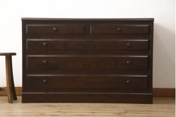 中古　北海道民芸家具　取り入れやすいサイズが嬉しい!落ち着きのある大人の空間を演出するローチェスト(引き出し、ローボード)(R-054484)