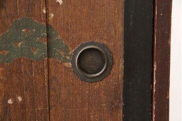 和製アンティーク　希少!　板絵　和の趣溢れる佇まいが魅力的な時代箪笥(戸棚、収納棚、和たんす)(R-054489)