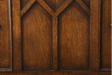 アンティーク家具　イギリス　オーク材　直線的なデザインとツイストレッグの挽き物加工が魅力!クラシカルな佇まいのベッドフレーム(セミダブル)(R-054490)