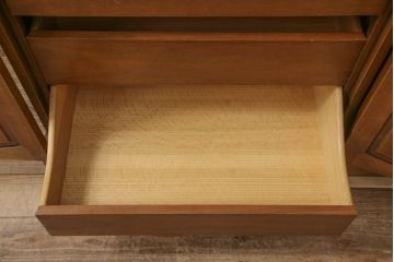 中古　DREXEL HERITAGE(ドレクセルヘリテイジ)　Triune(トライユン)　優雅な佇まいが魅力のクリデンザキャビネット(クレデンザ、サイドボード、リビングボード)(定価約66万円)(R-054491)