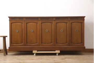 中古　DREXEL HERITAGE(ドレクセルヘリテイジ)　Triune(トライユン)　優雅な佇まいが魅力のクリデンザキャビネット(クレデンザ、サイドボード、リビングボード)(定価約66万円)(R-054492)