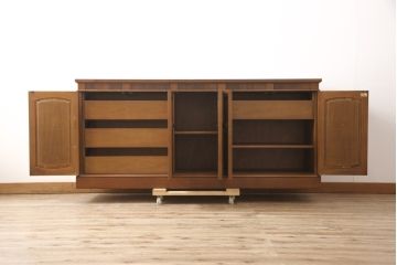 中古　DREXEL HERITAGE(ドレクセルヘリテイジ)　Triune(トライユン)　優雅な佇まいが魅力のクリデンザキャビネット(クレデンザ、サイドボード、リビングボード)(定価約66万円)(R-054492)